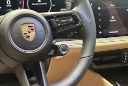 musta Porsche Cayenne 2025 kuva 11.