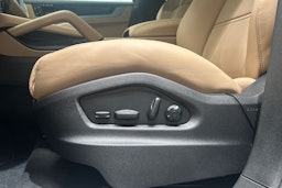 musta Porsche Cayenne 2025 kuva 17.