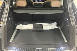 musta Porsche Cayenne 2025 kuva 25.