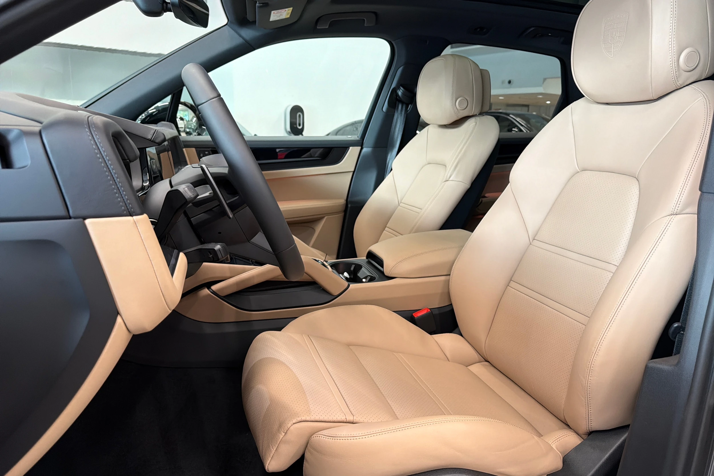 harmaa Porsche Cayenne 2025 kuva 9.