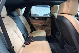 harmaa Porsche Cayenne 2025 kuva 11.