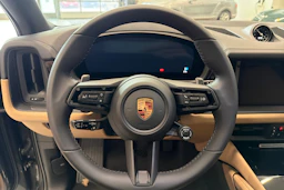 harmaa Porsche Cayenne 2025 kuva 15.