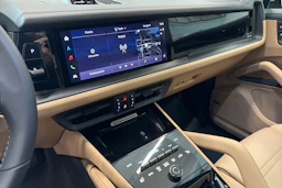 harmaa Porsche Cayenne 2025 kuva 19.