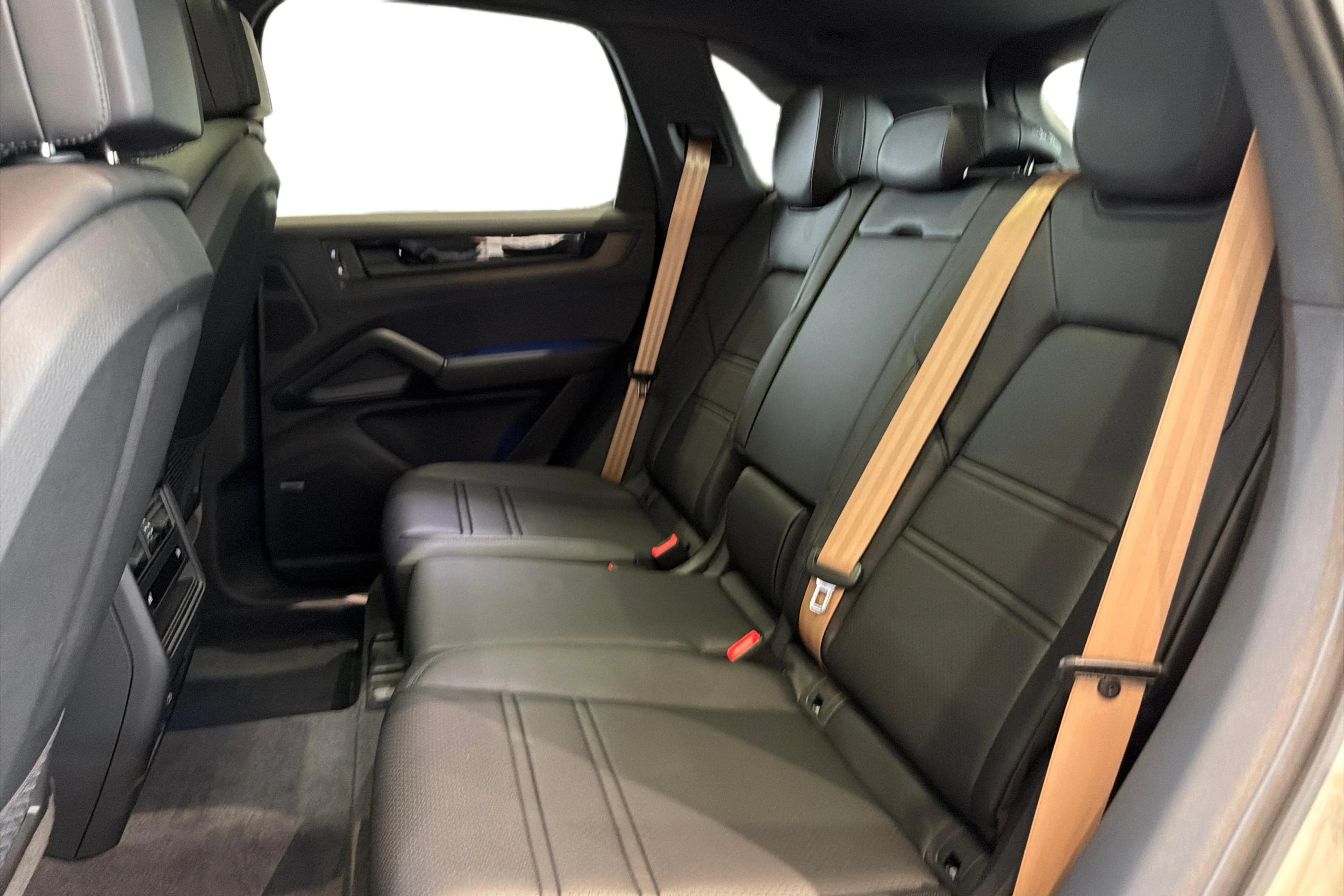 ruskea (beige) Porsche Cayenne 2025 kuva 8.