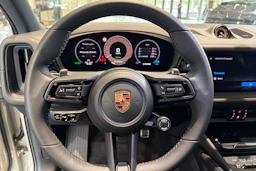 ruskea (beige) Porsche Cayenne 2025 kuva 12.
