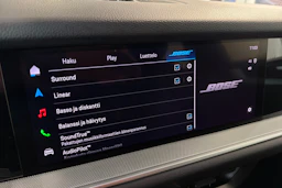 Valkoinen Porsche Cayenne 2025 kuva 12.