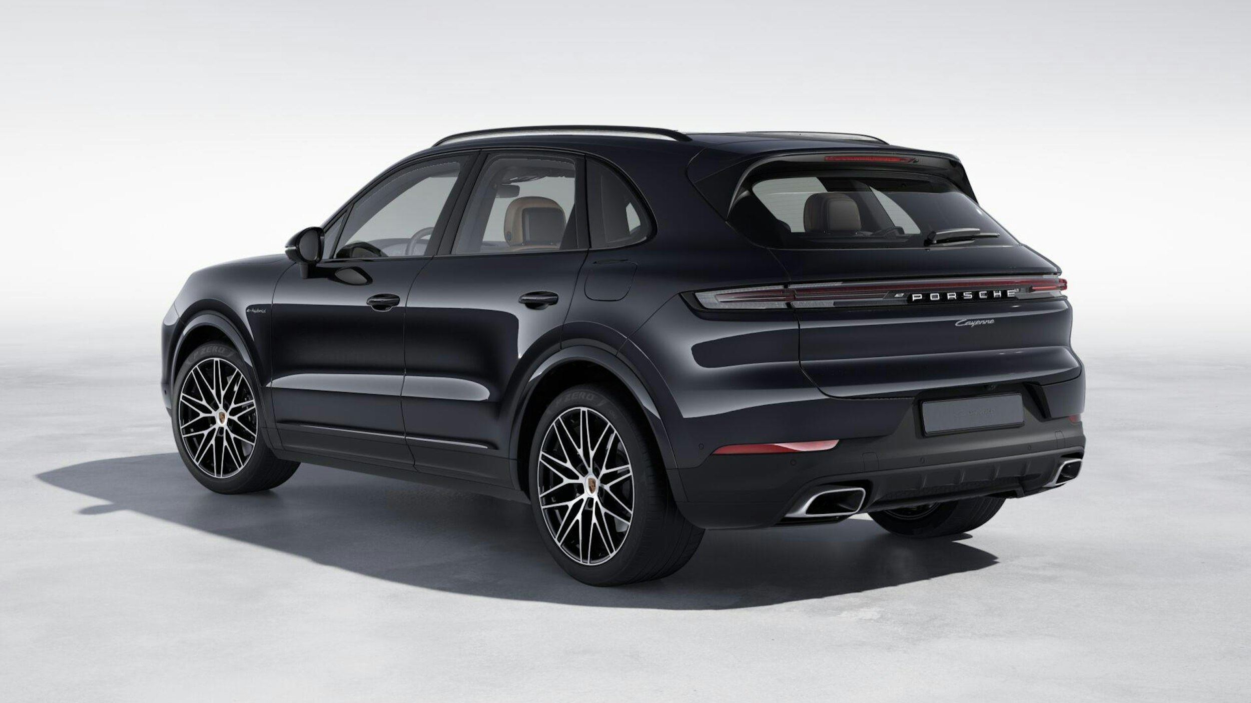 musta Porsche Cayenne 2025 kuva 2.