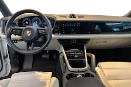 valkoinen Porsche Cayenne 2025 kuva 8.