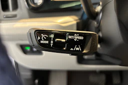 valkoinen Porsche Cayenne 2025 kuva 21.