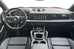 musta Porsche Cayenne 2025 kuva 7.