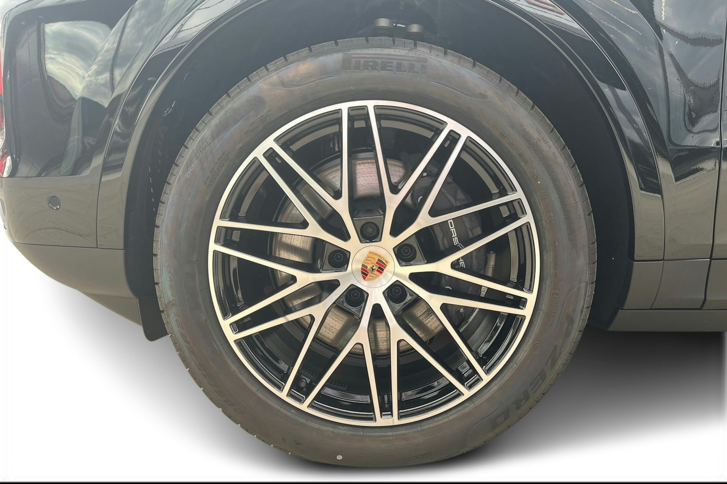 musta Porsche Cayenne 2025 kuva 9.