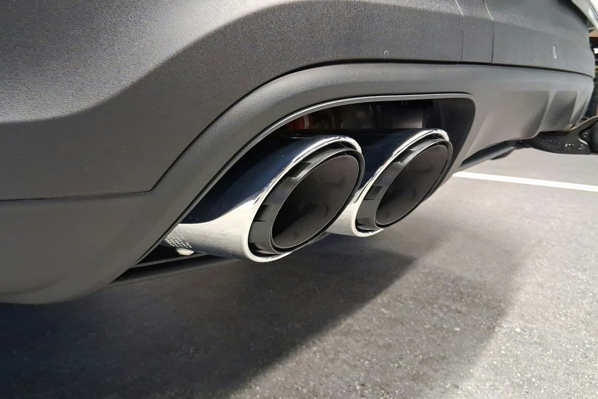 musta Porsche Cayenne 2025 kuva 25.