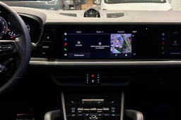 musta Porsche Cayenne 2025 kuva 10.