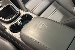 musta Porsche Cayenne 2025 kuva 17.
