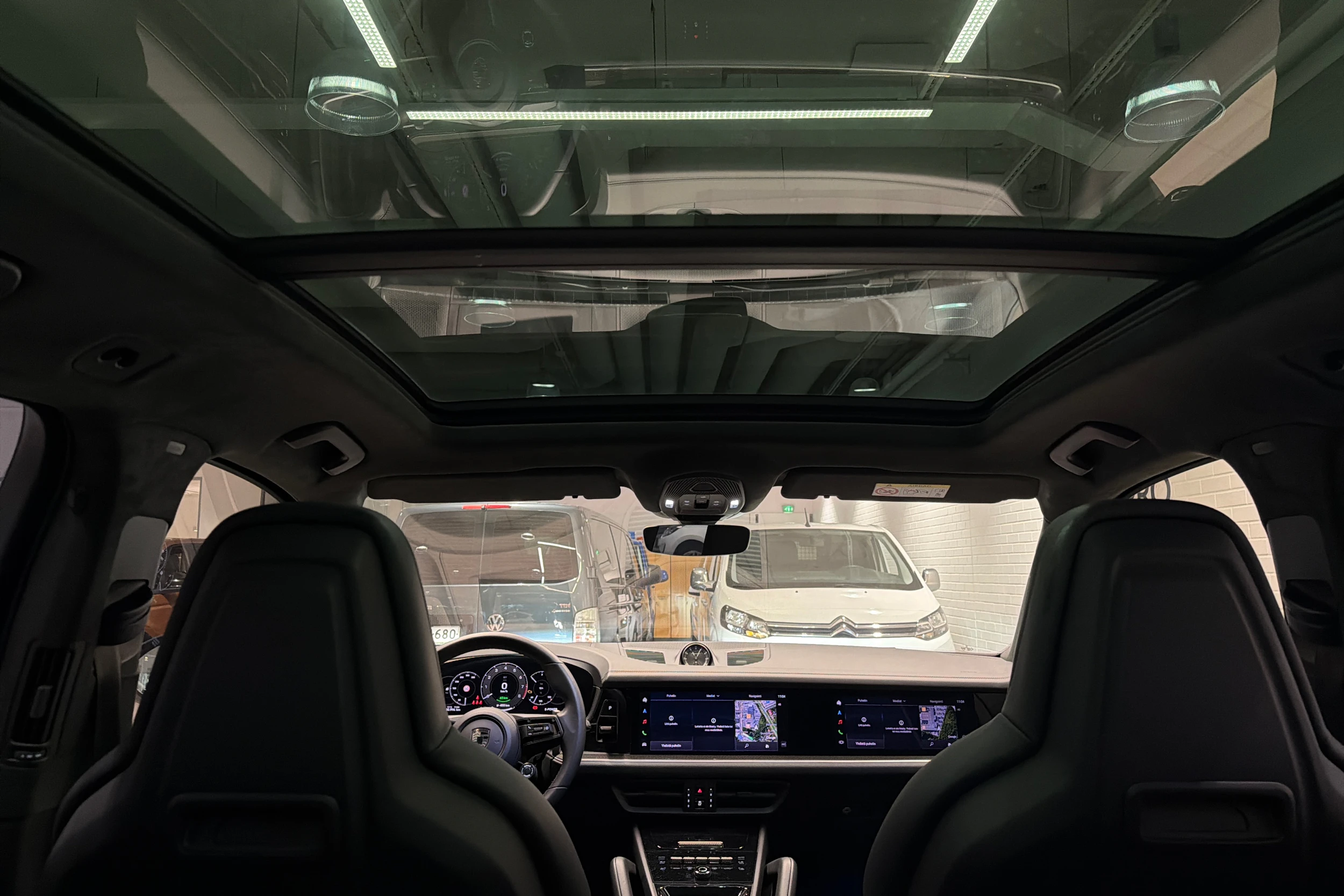 musta Porsche Cayenne 2025 kuva 29.