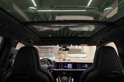 musta Porsche Cayenne 2025 kuva 29.