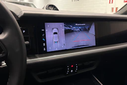 musta Porsche Cayenne 2025 kuva 31.