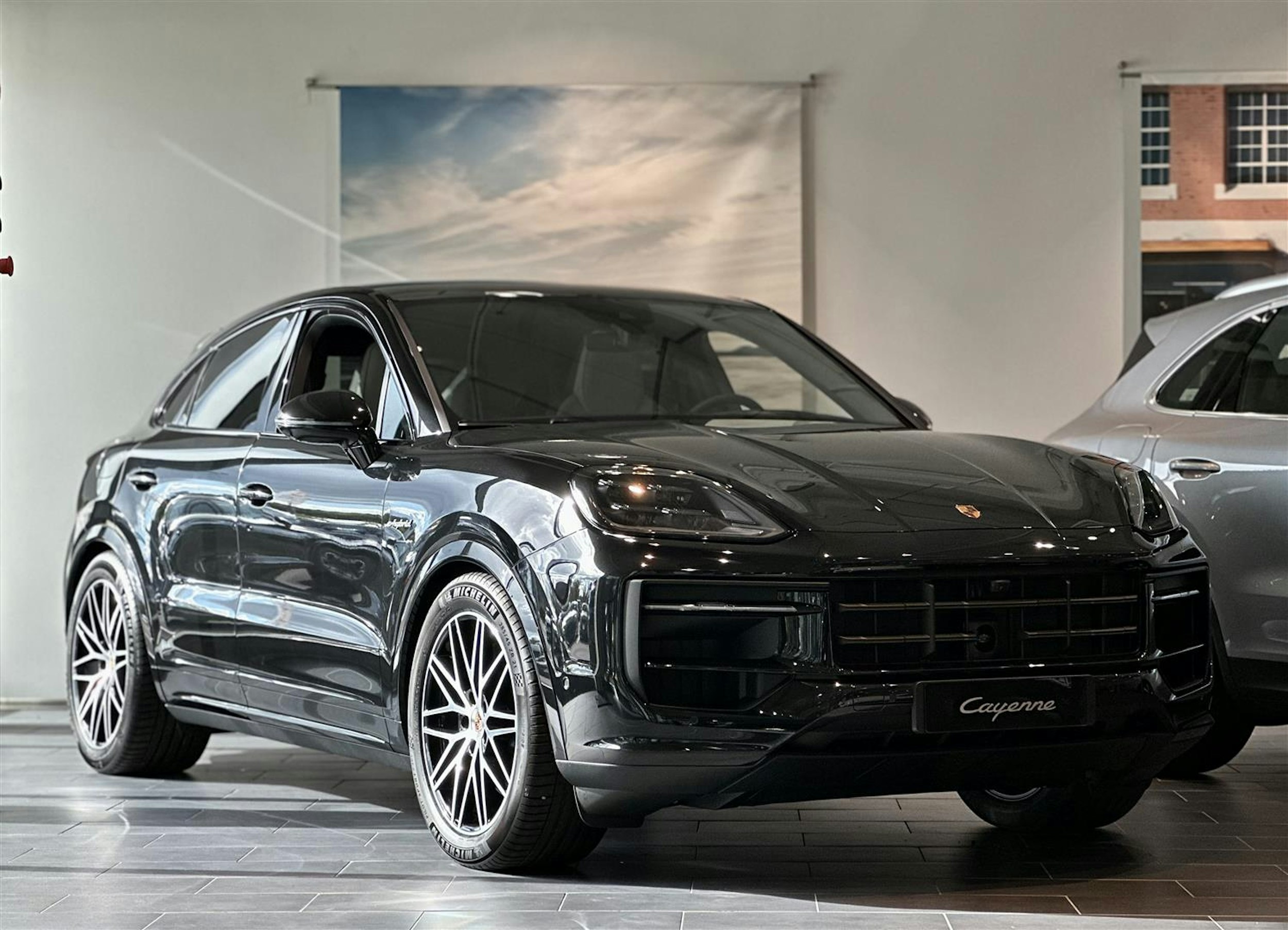 musta Porsche Cayenne 2025 kuva 1.