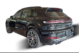 musta Porsche Cayenne 2026 kuva 2.
