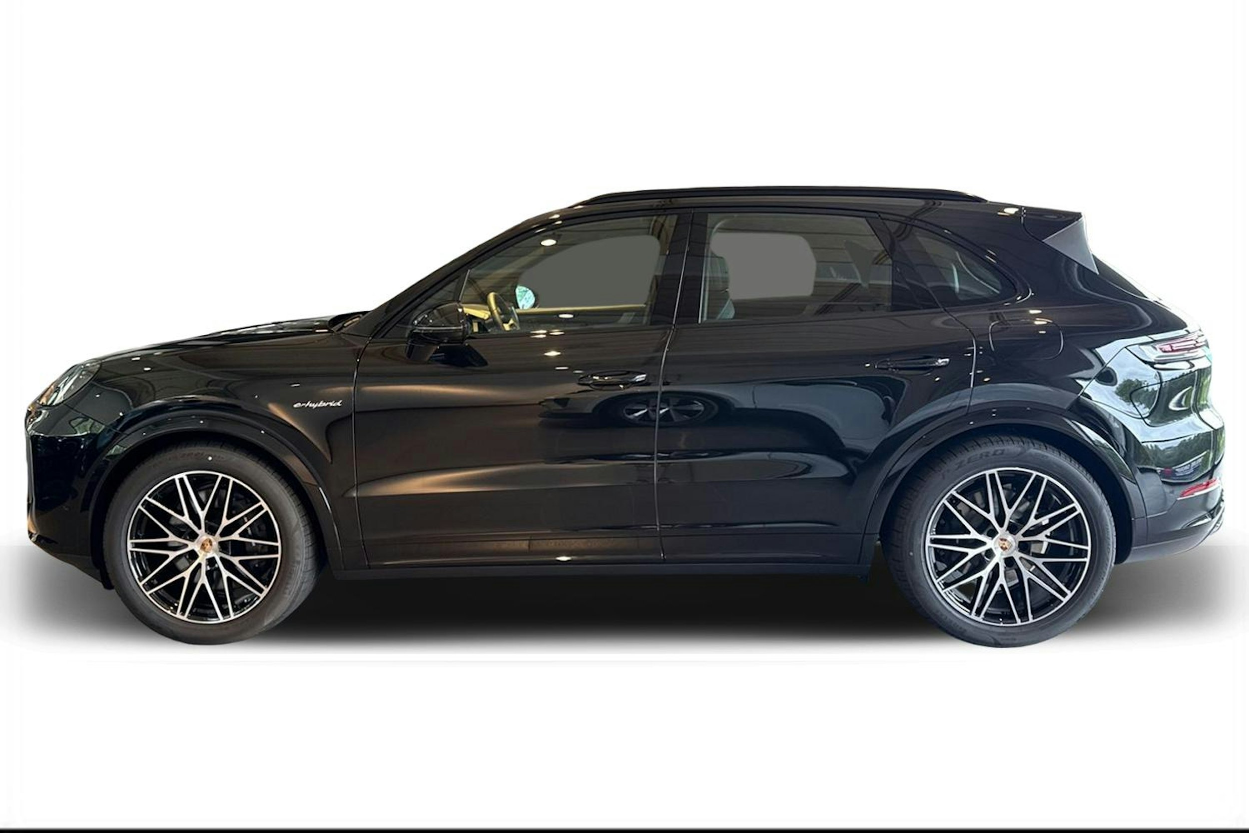 musta Porsche Cayenne 2026 kuva 5.