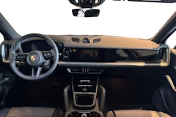 musta Porsche Cayenne 2026 kuva 7.