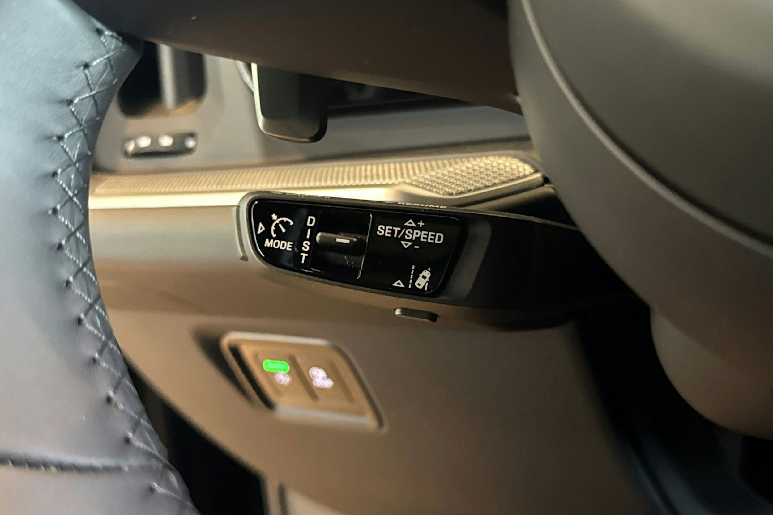musta Porsche Cayenne 2026 kuva 13.