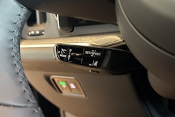 musta Porsche Cayenne 2026 kuva 13.