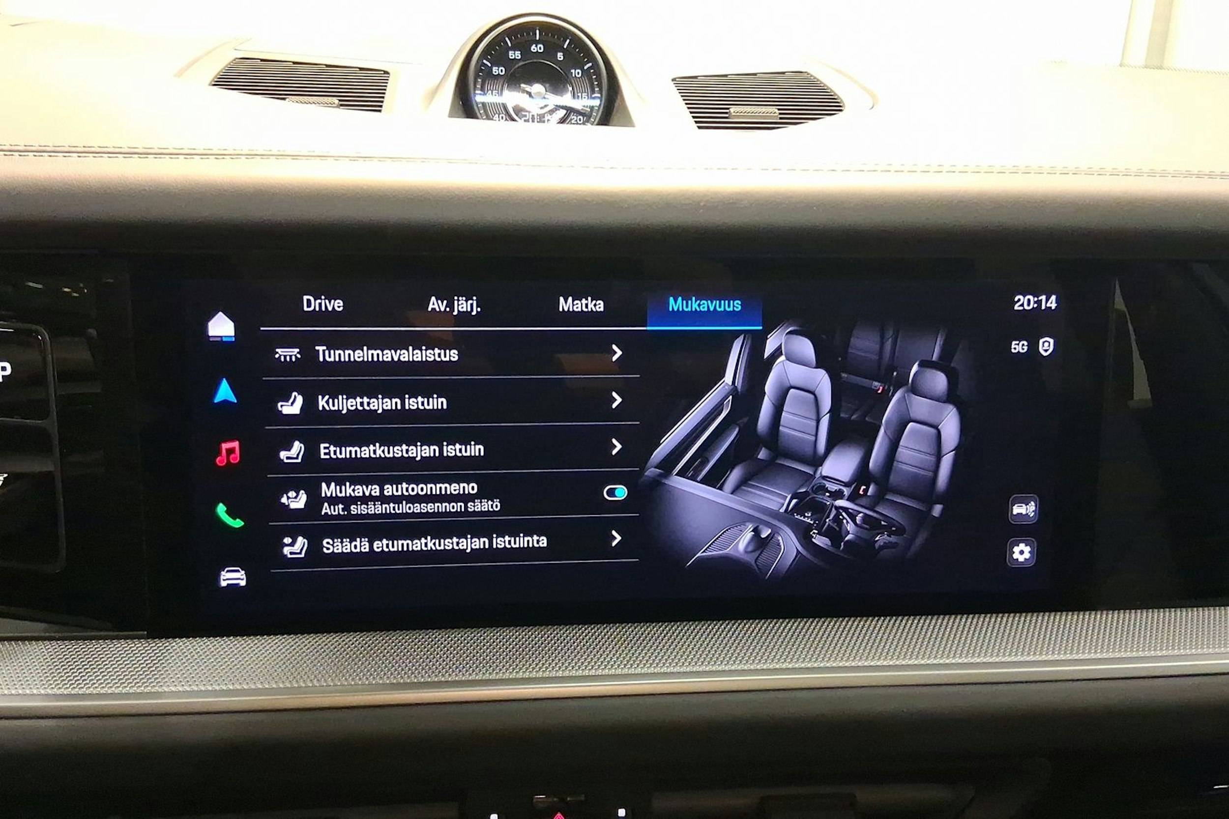 musta Porsche Cayenne 2026 kuva 17.