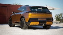 kultainen Porsche Cayenne 2026 kuva 3.