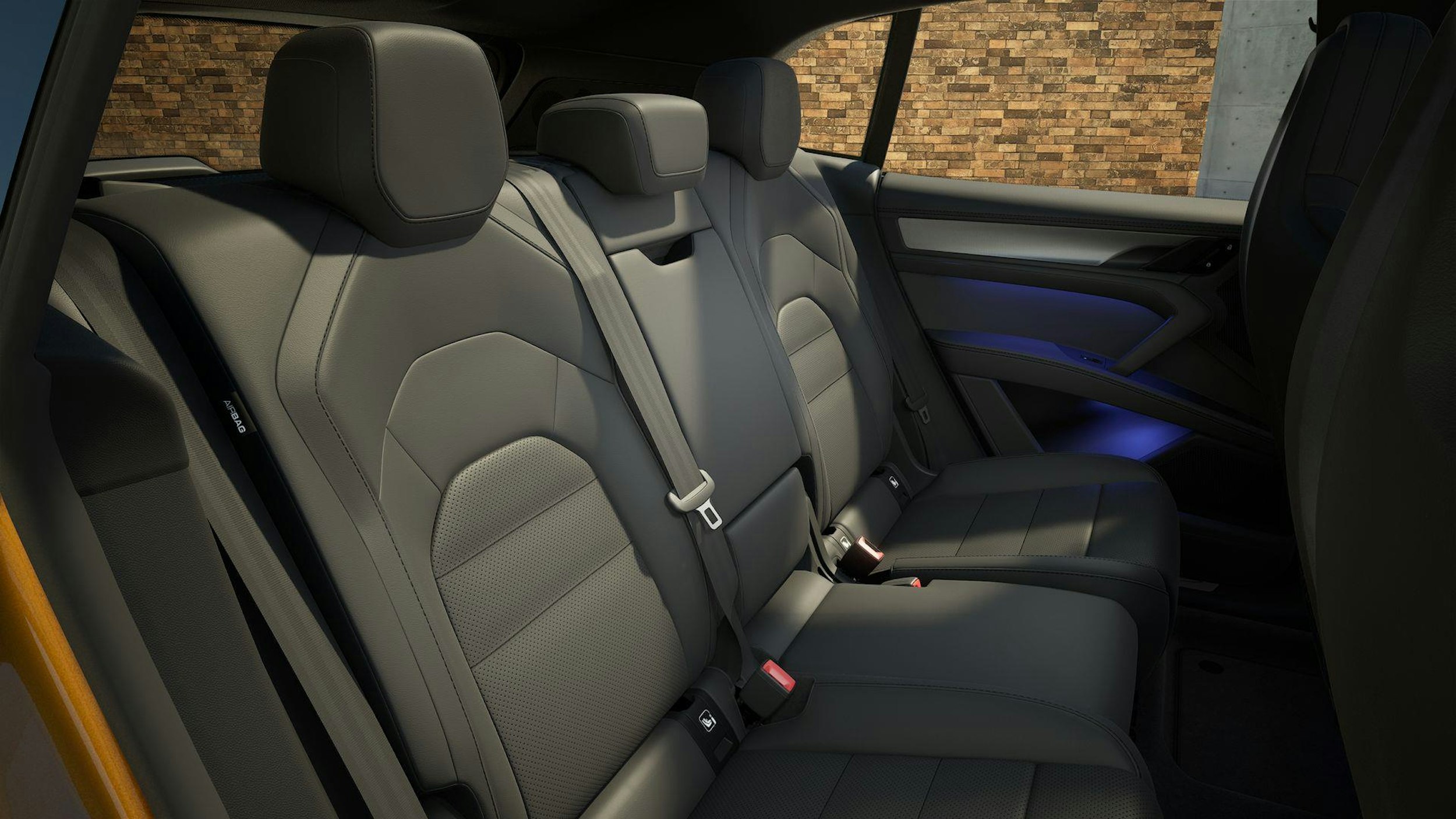 kultainen Porsche Cayenne 2026 kuva 8.