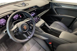 harmaa Porsche Cayenne 2026 kuva 6.