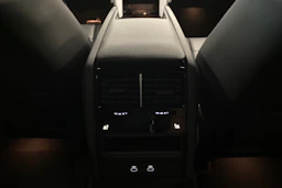 harmaa Porsche Cayenne 2026 kuva 11.