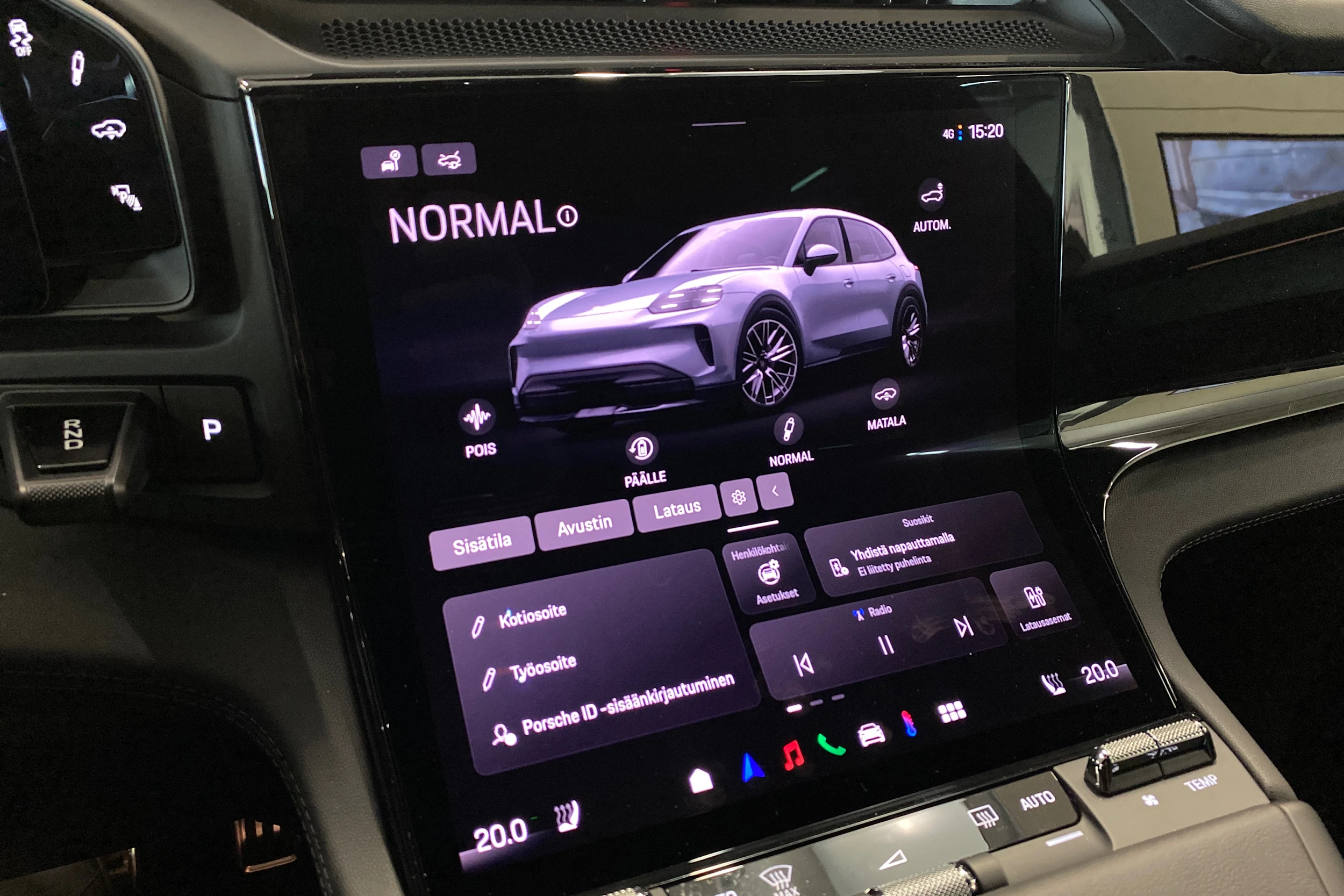 harmaa Porsche Cayenne 2026 kuva 14.