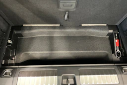 harmaa Porsche Cayenne 2026 kuva 21.