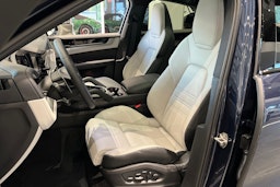 sininen Porsche Cayenne 2026 kuva 13.