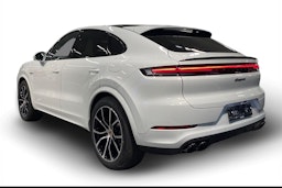 valkoinen Porsche Cayenne 2026 kuva 2.