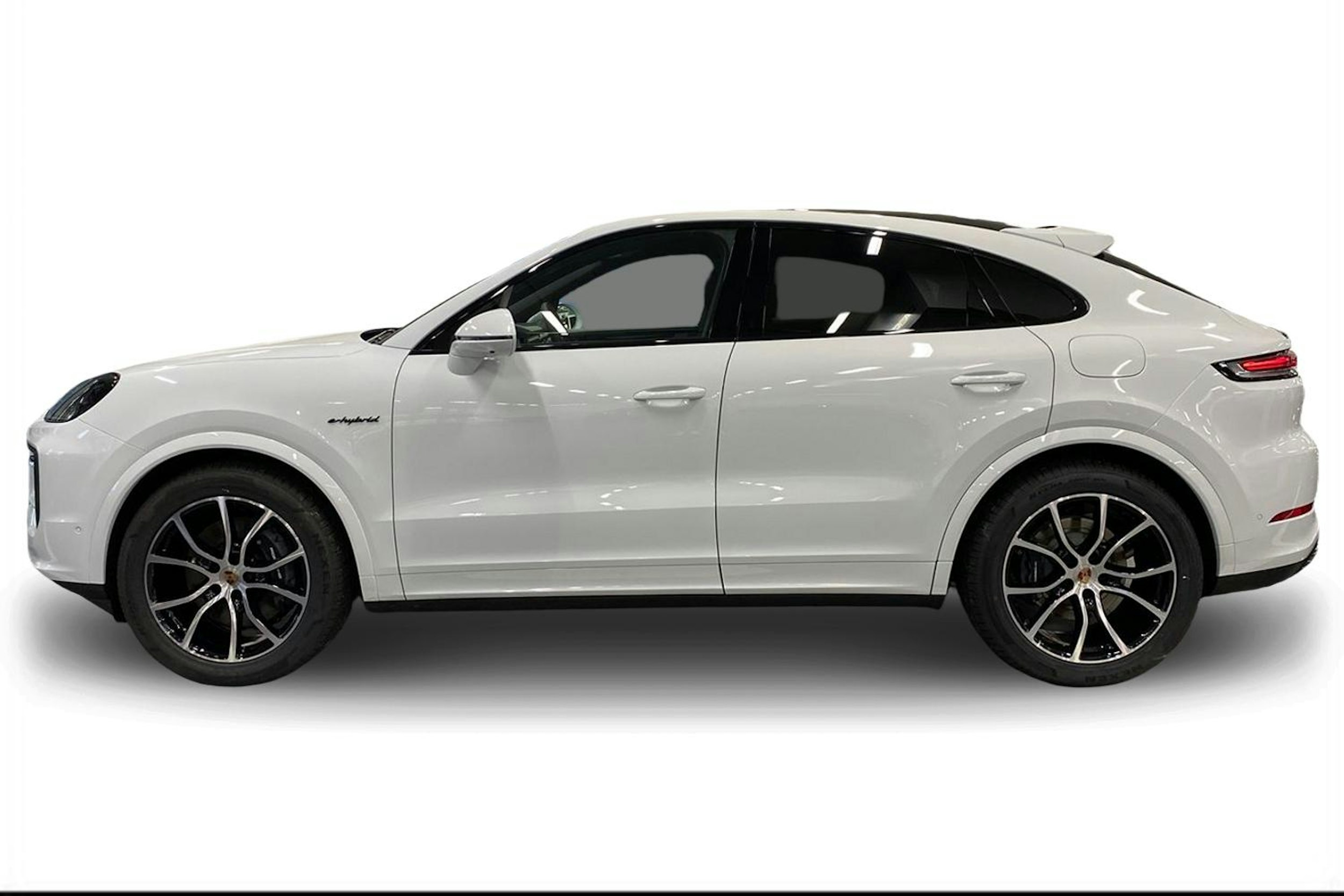 valkoinen Porsche Cayenne 2026 kuva 5.