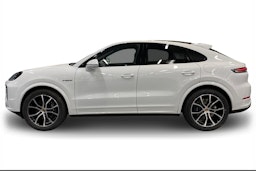 valkoinen Porsche Cayenne 2026 kuva 5.