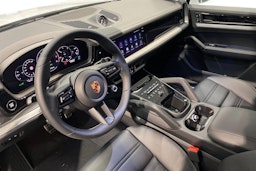 valkoinen Porsche Cayenne 2026 kuva 6.