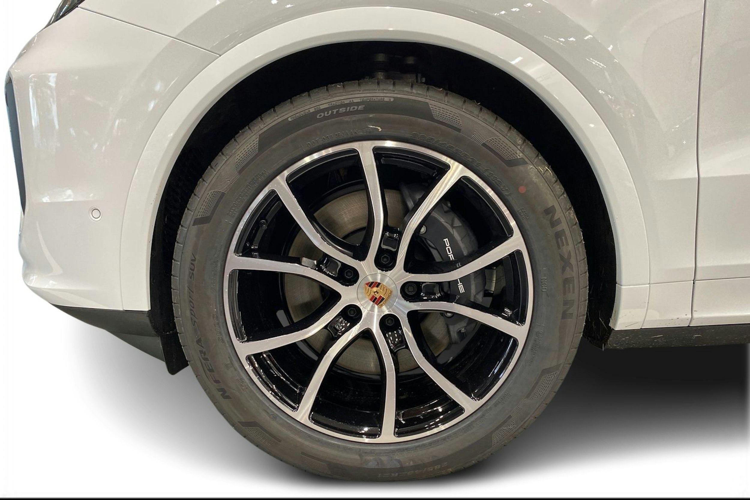 valkoinen Porsche Cayenne 2026 kuva 9.