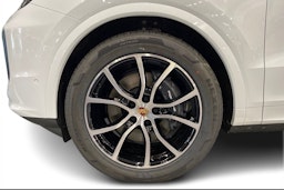 valkoinen Porsche Cayenne 2026 kuva 9.