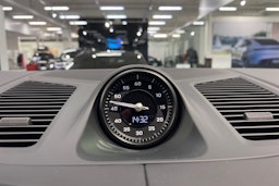 valkoinen Porsche Cayenne 2026 kuva 13.