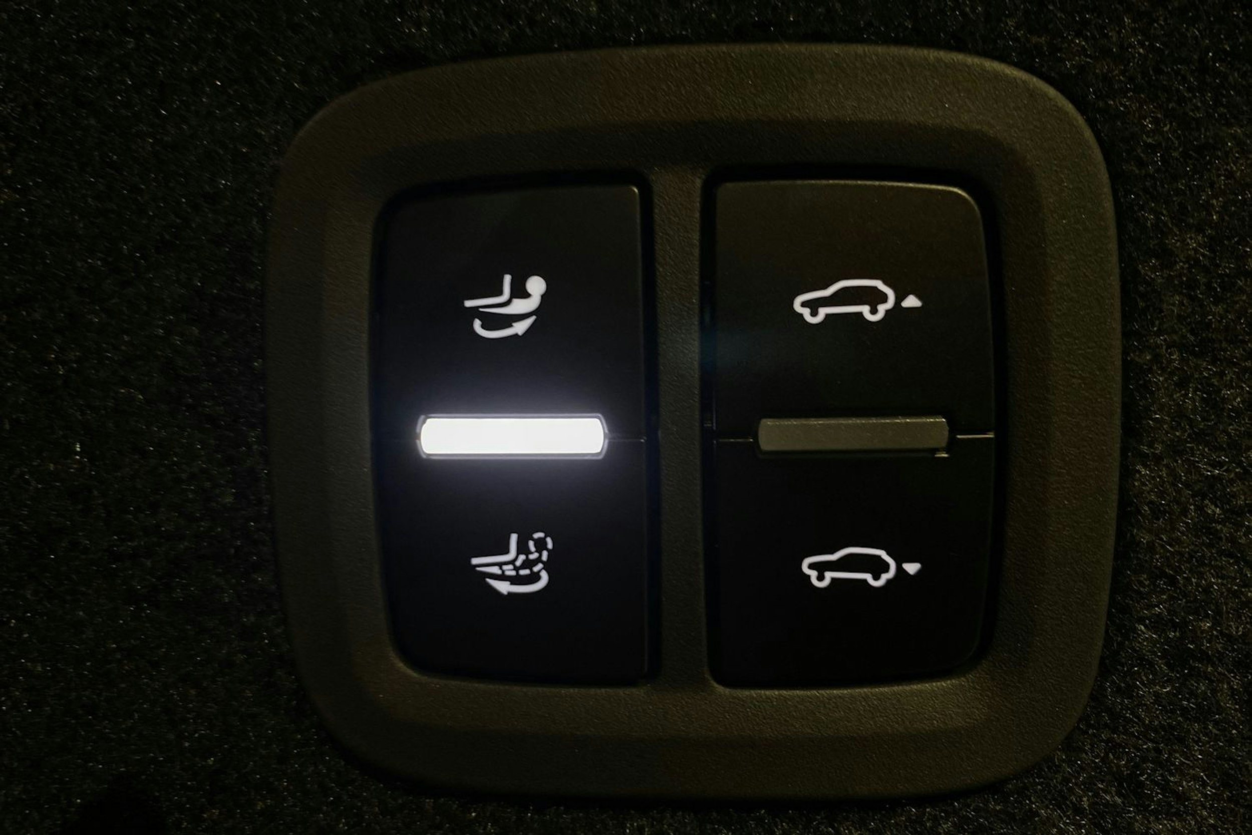 valkoinen Porsche Cayenne 2026 kuva 15.