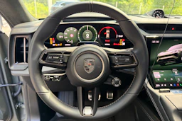 vihreä Porsche Cayenne 2026 kuva 16.