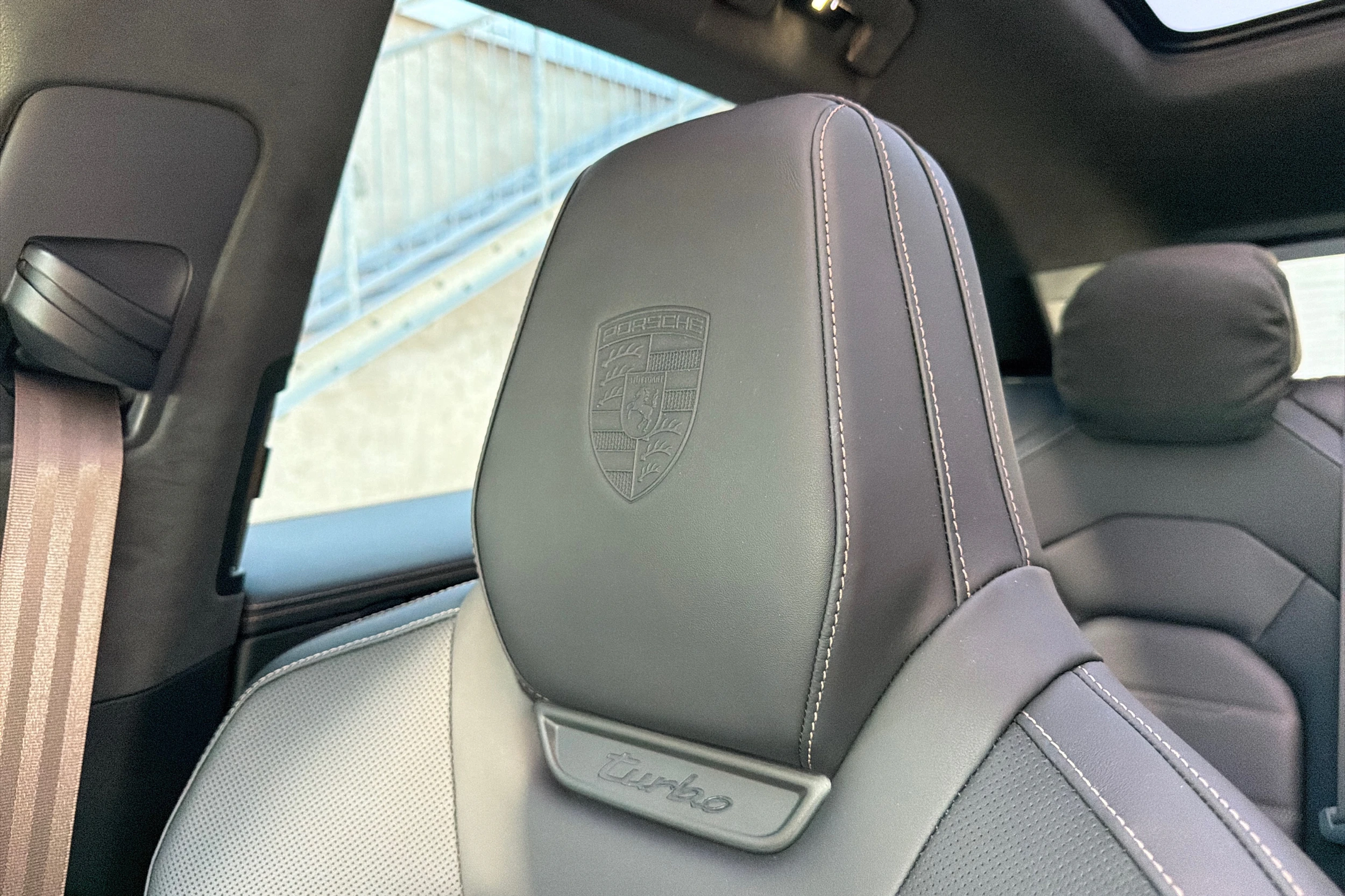 vihreä Porsche Cayenne 2026 kuva 23.