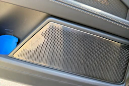 vihreä Porsche Cayenne 2026 kuva 26.