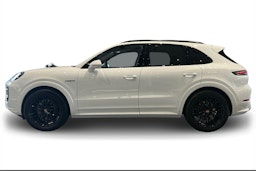 valkoinen Porsche Cayenne 2026 kuva 5.