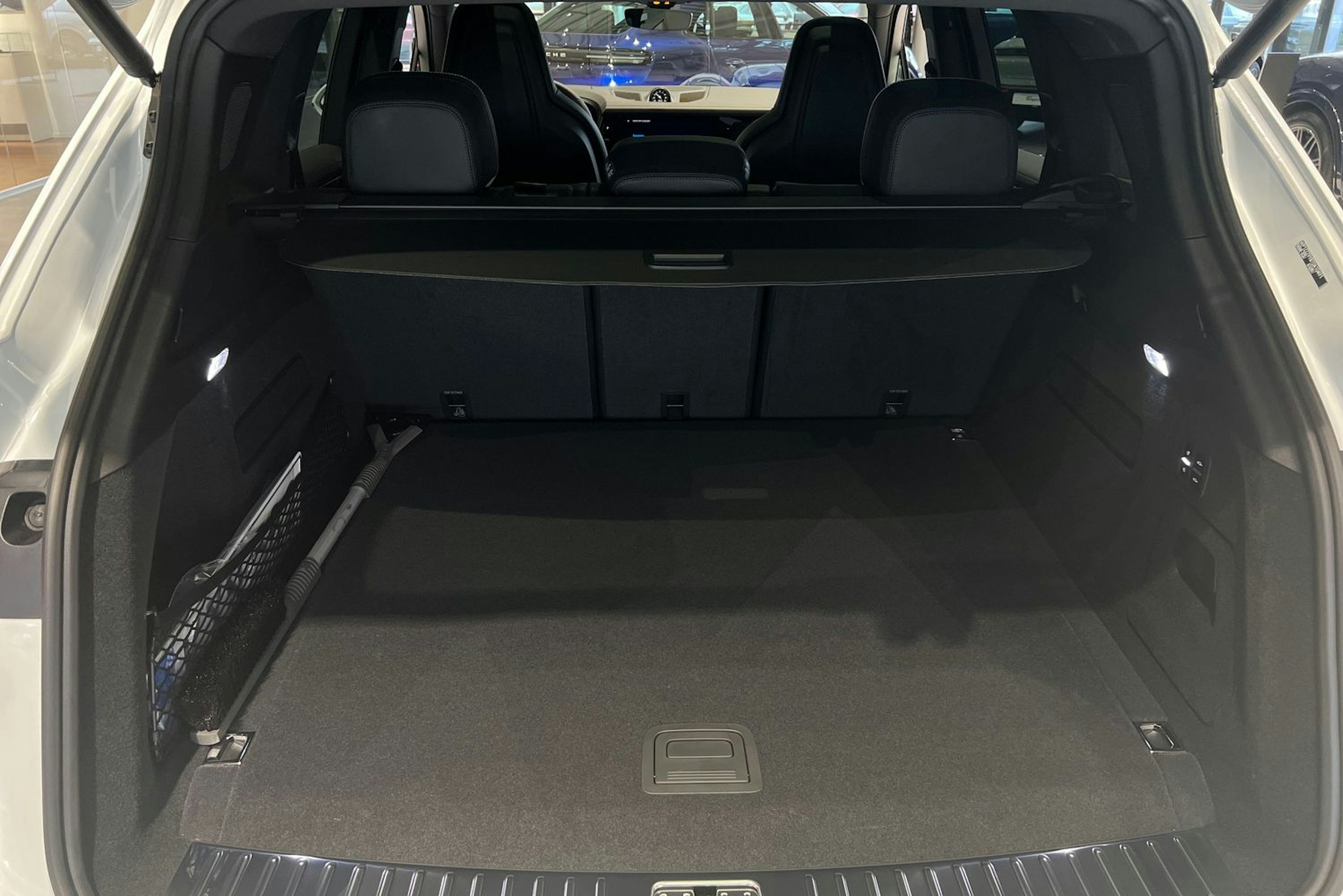 valkoinen Porsche Cayenne 2026 kuva 10.