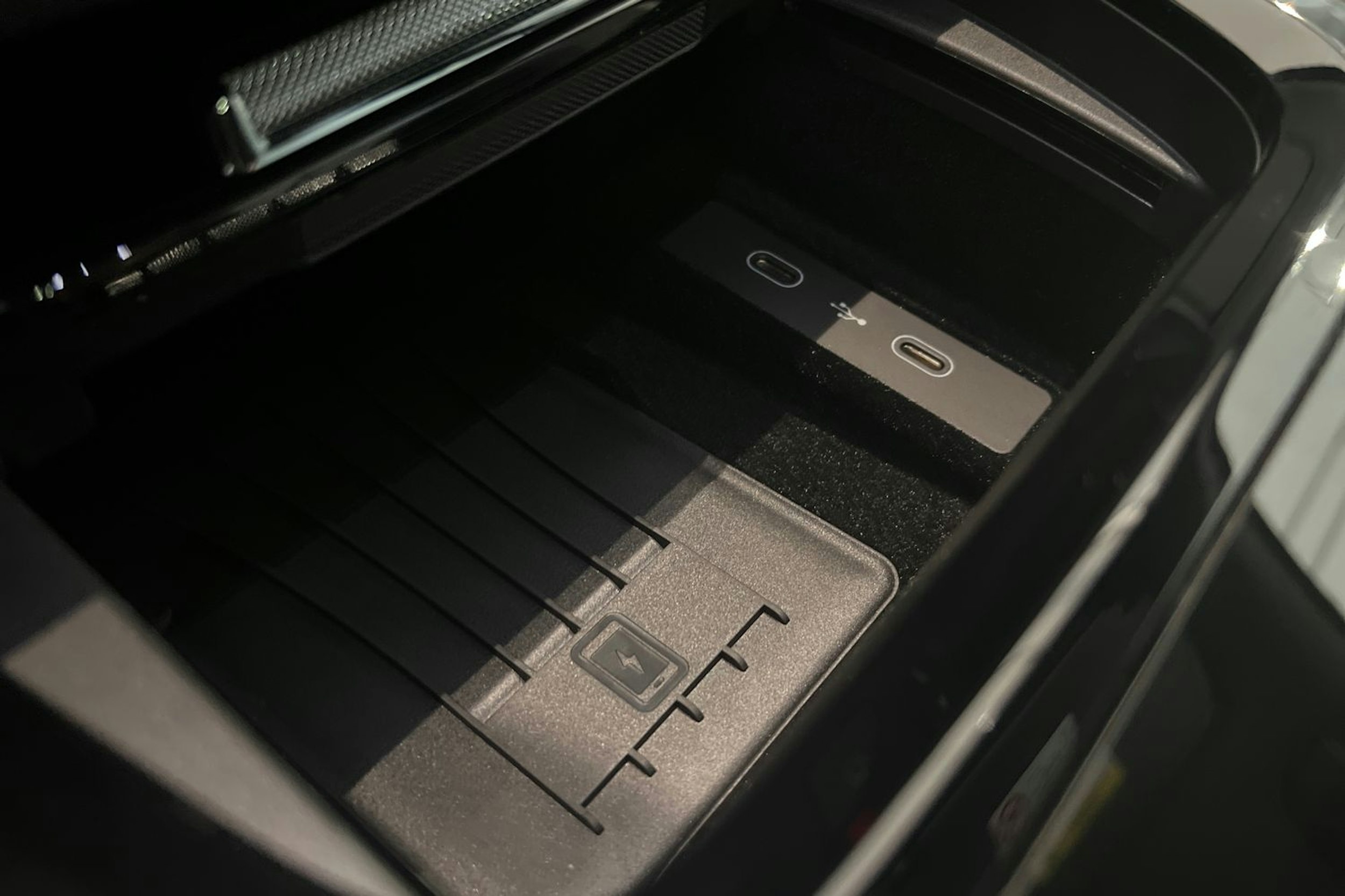 valkoinen Porsche Cayenne 2026 kuva 19.