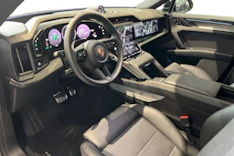 vihreä Porsche Cayenne 2026 kuva 6.